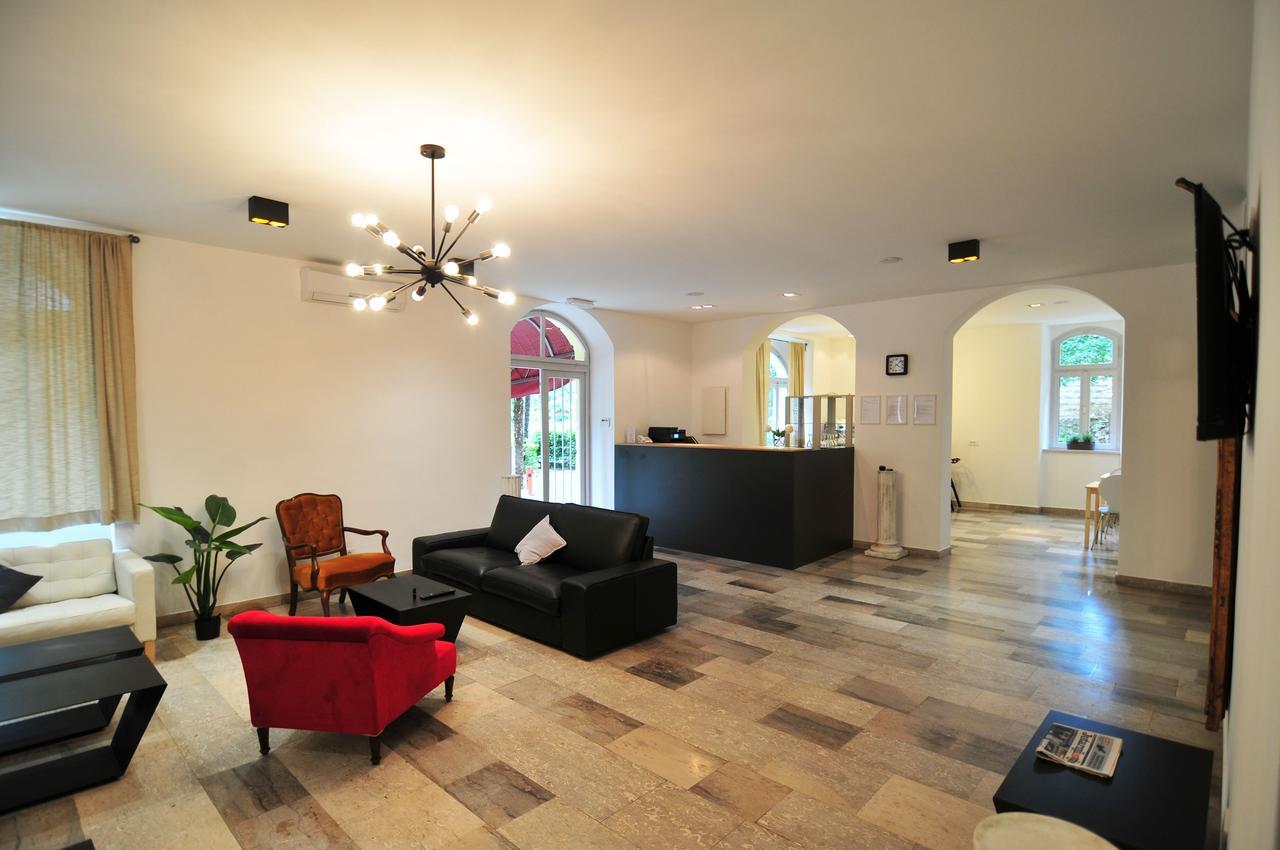לובראן Hotel Villa Laurel מראה חיצוני תמונה