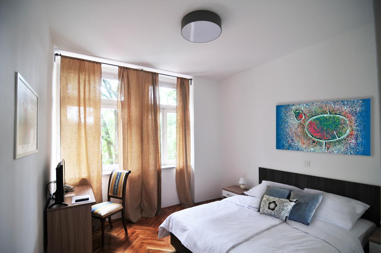 לובראן Hotel Villa Laurel מראה חיצוני תמונה