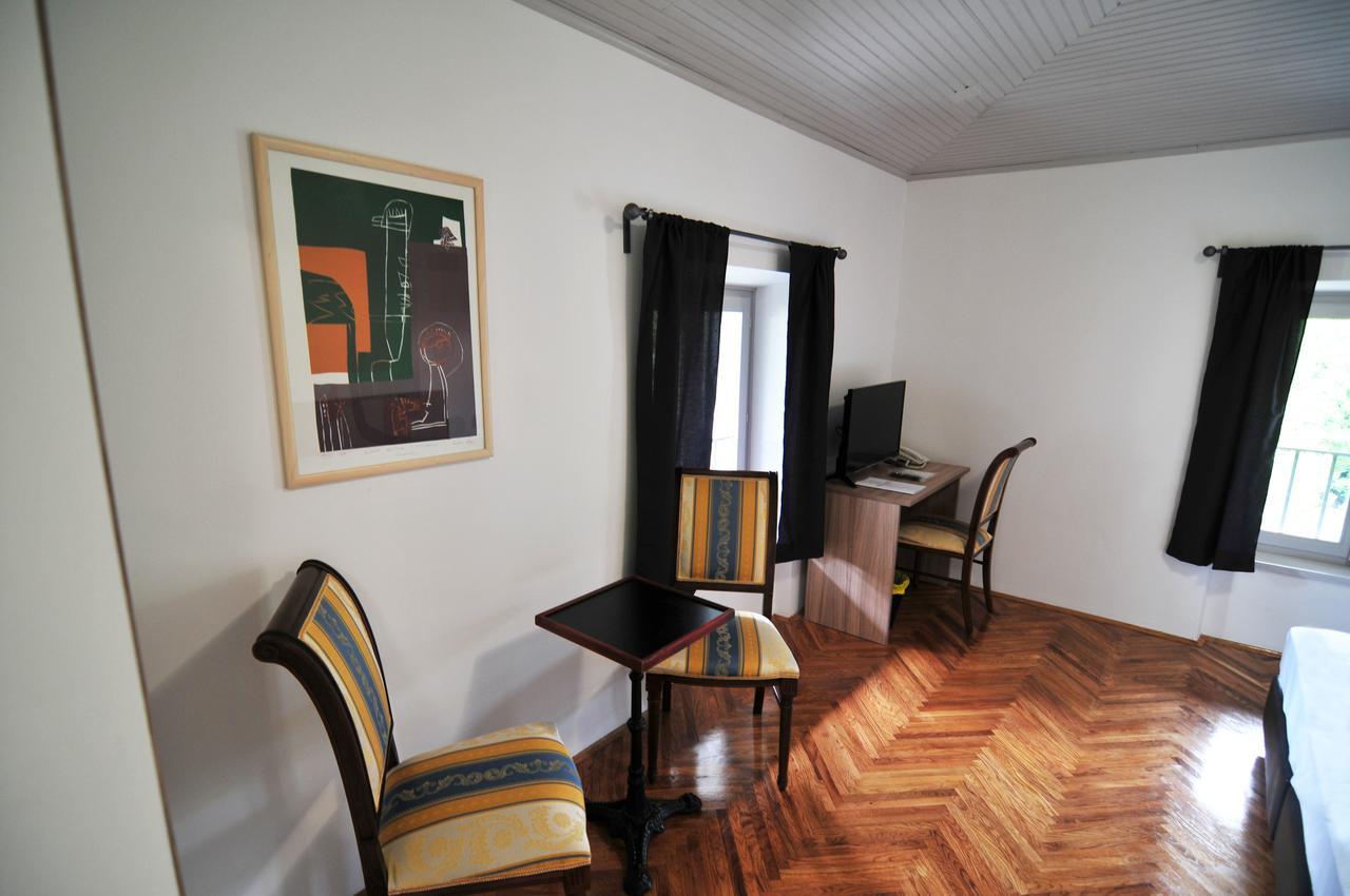 לובראן Hotel Villa Laurel מראה חיצוני תמונה