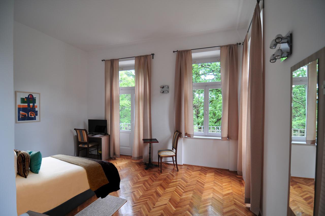 לובראן Hotel Villa Laurel מראה חיצוני תמונה